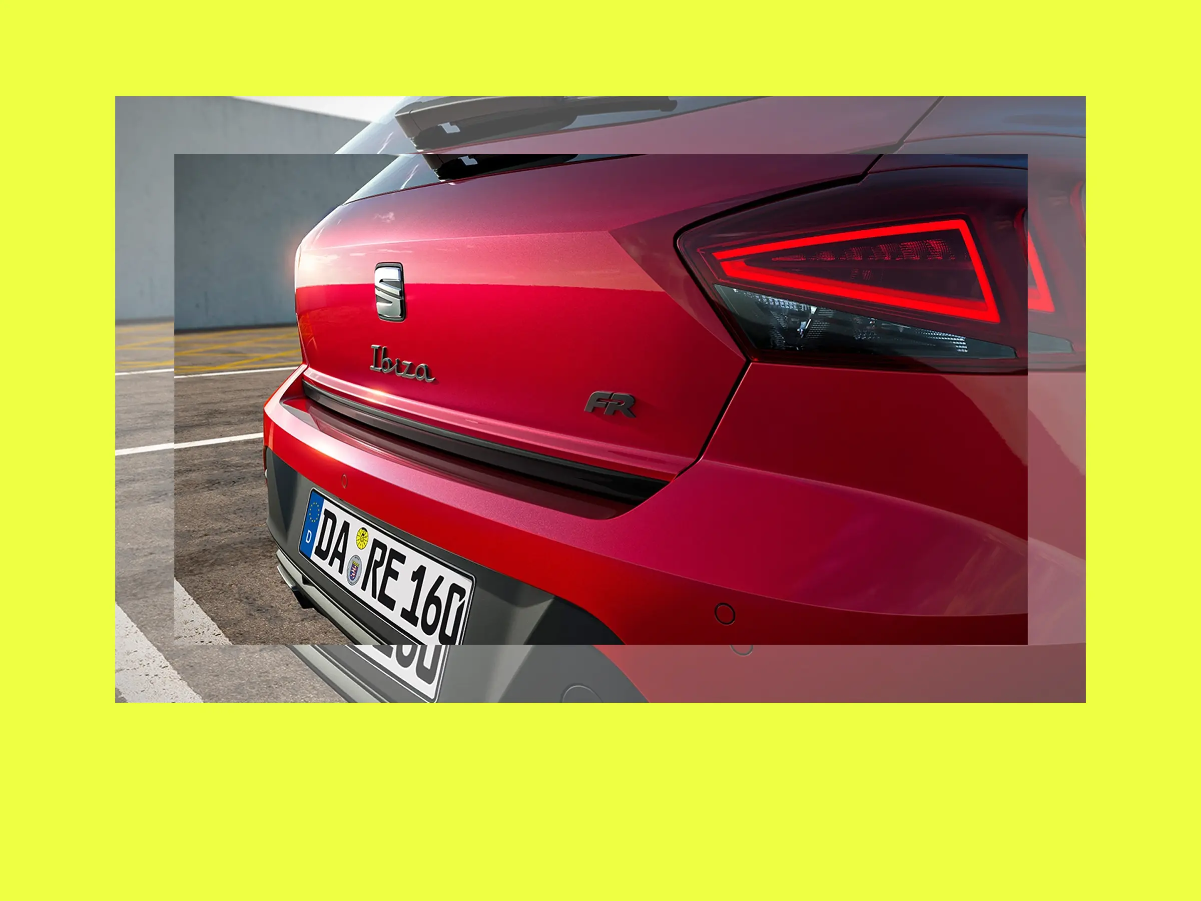 Heckansicht des SEAT Ibiza FR mit hervorgehobener Rückleuchte